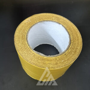 1 cuộn băng keo dán thảm sàn màu vàng từ Cm Sport