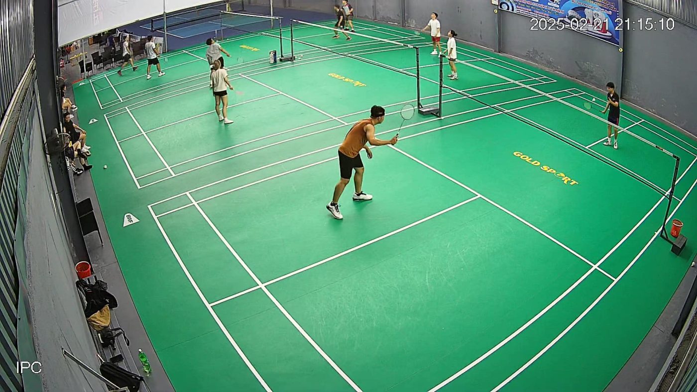 Hinh Anh 3 San Cau Long Cua Gold Sport Bien Hoa 3 sân thảm màu xanh lá)