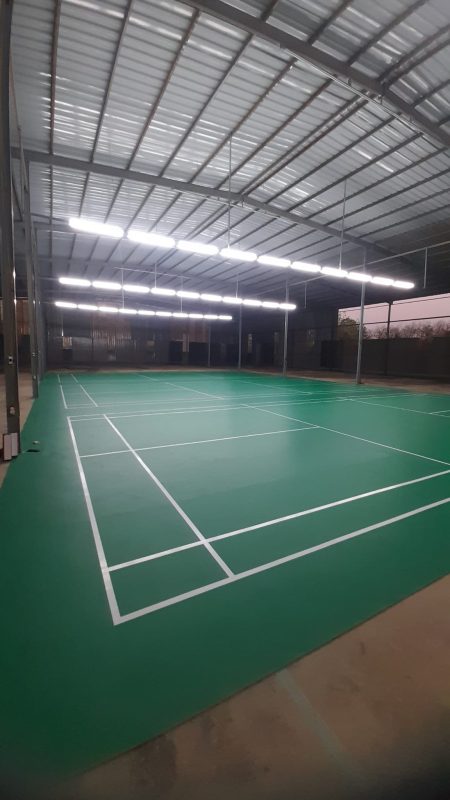 Hinh Anh 3 San Cau Long Cua Hon Quan Binh Phuoc (các sân thảm màu xanh lá)