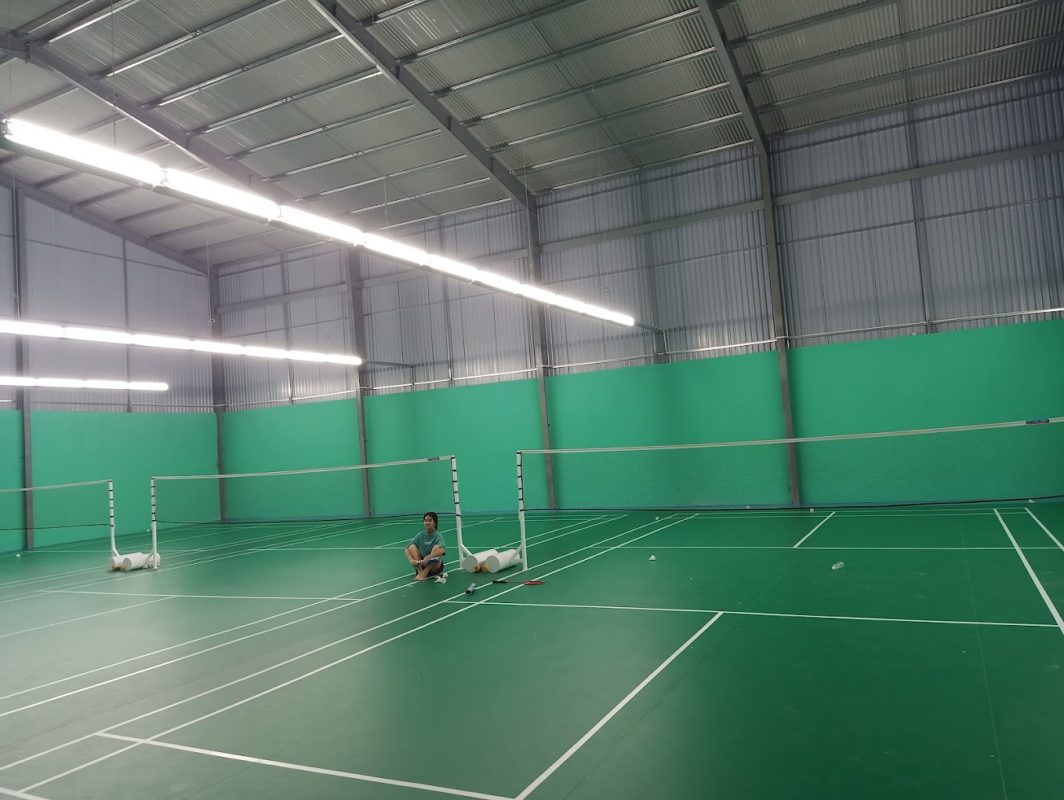 Sân cầu lông HD hoàn thiện nghiệm thu và đi vào ngày 29/06/2024 với 4 sân trong nhà với đầy đủ tiện ích như hệ thống chiếu sáng, trụ lưới