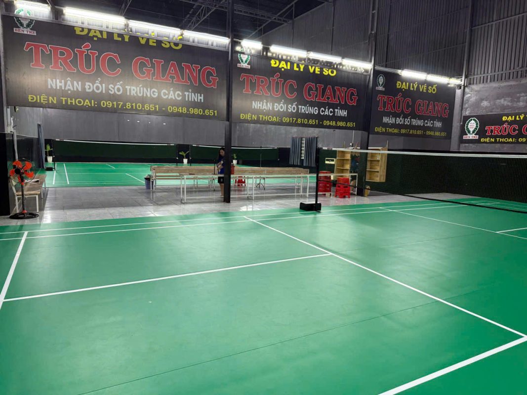 Hinh Anh 3 San Cau Long Cua Truc Giang Ben Tre (3 sân thảm màu xanh lá)