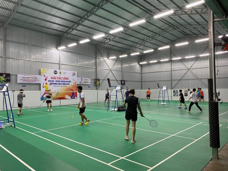 Hinh Anh 4 San Cau Long Cua Bo Sport Binh Phuoc (các sân thảm màu xanh lá)
