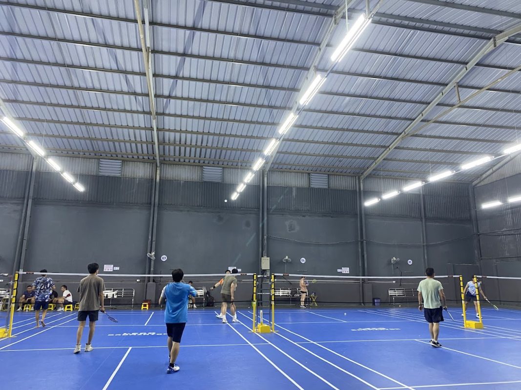 Hinh Anh San Cau Long Cua Lego badminton Binh Duong (các sân thảm màu xanh dương)