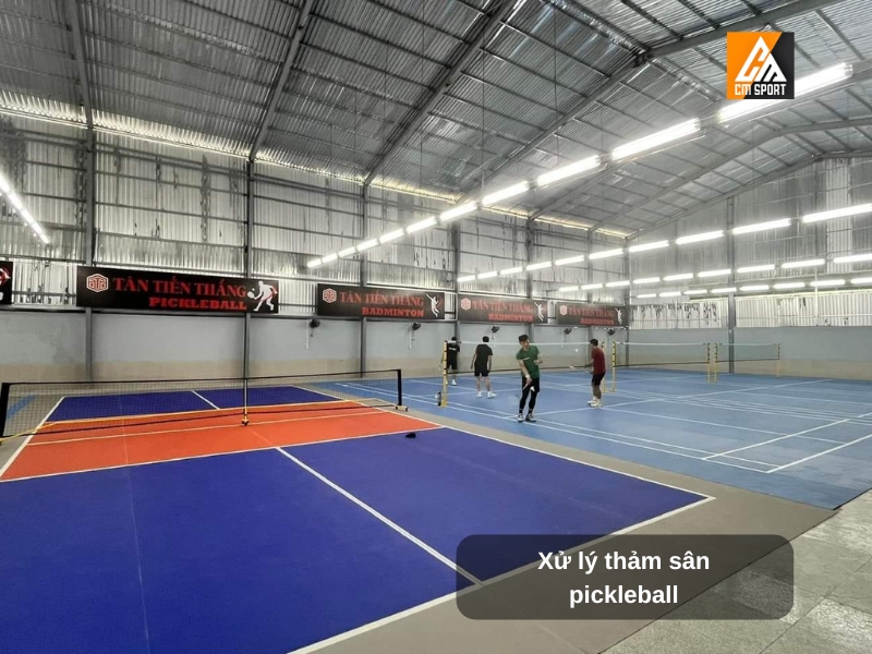 Sân pickleball bong tróc vì sàn lỗi: Xử lý tận gốc triệt để